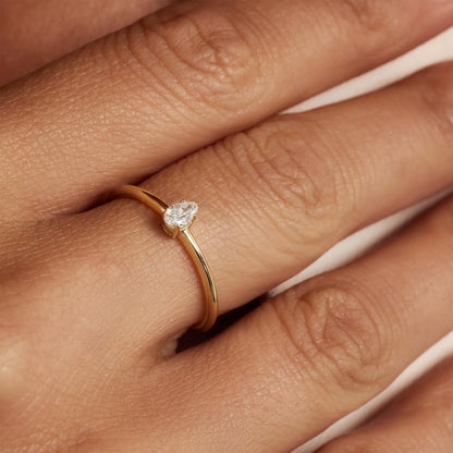 De la Paix Eloise 14 karat gold ring with diamond 0.15 carat
