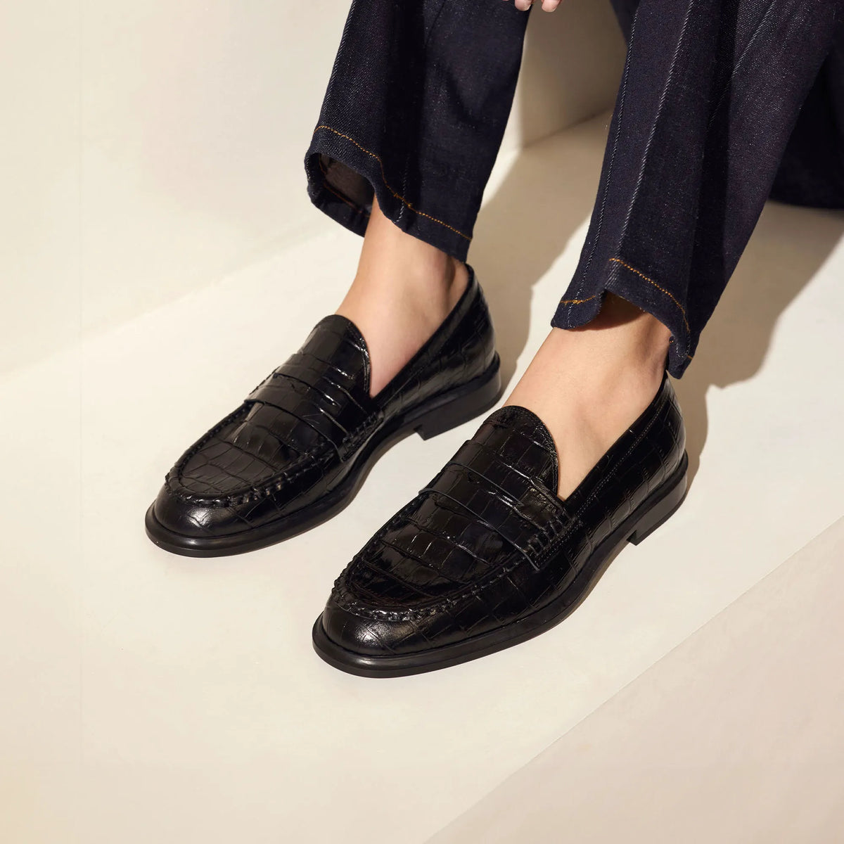 Vendôme Blandine croco black calfskin leather loafers