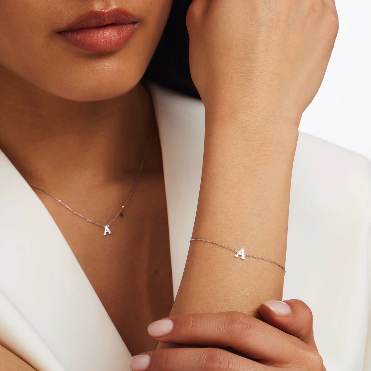 Saint Germain Chloé 14 karat white gold initial collier with letter