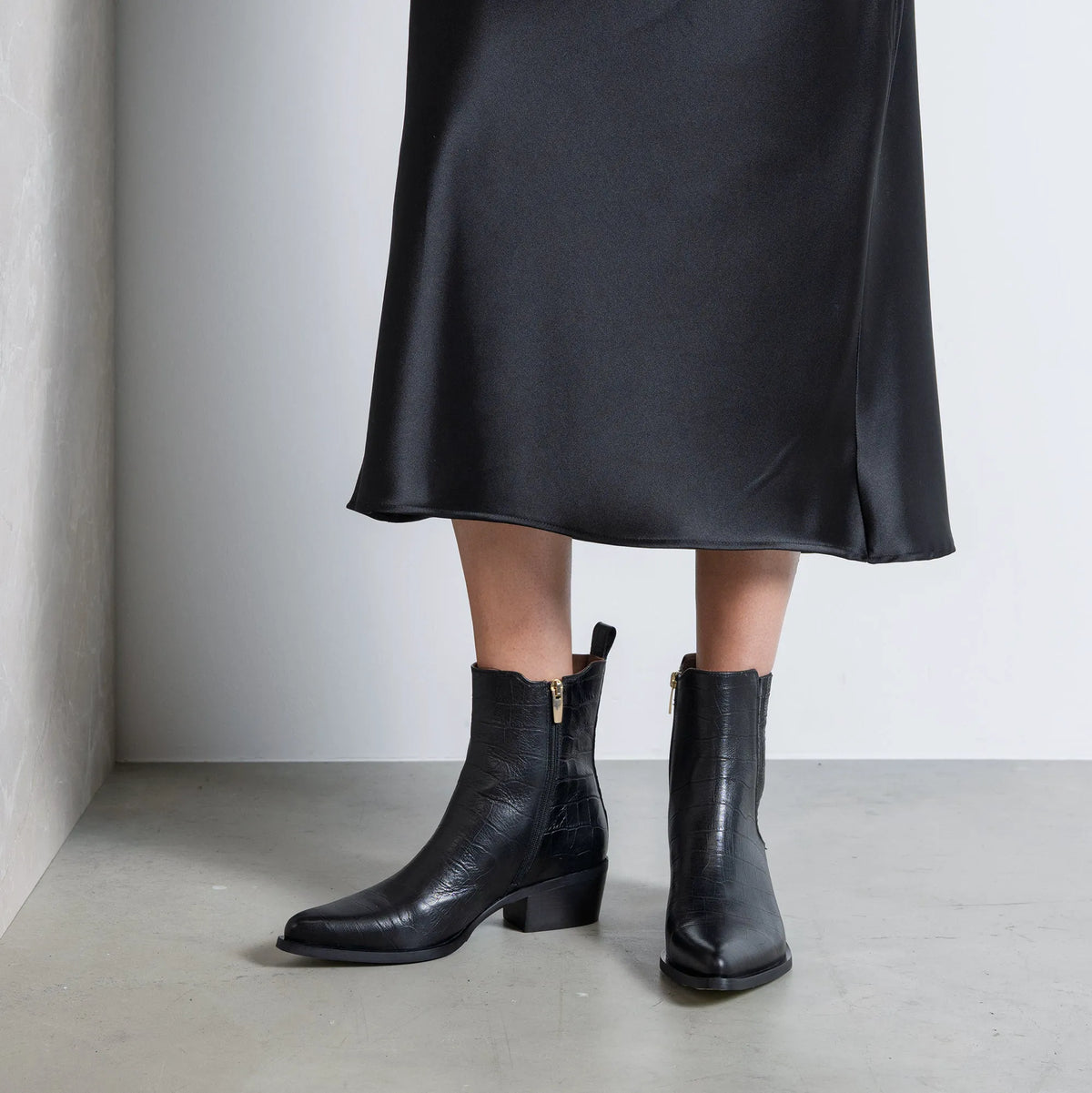 Vendôme Amandine croco black calfskin leather boots