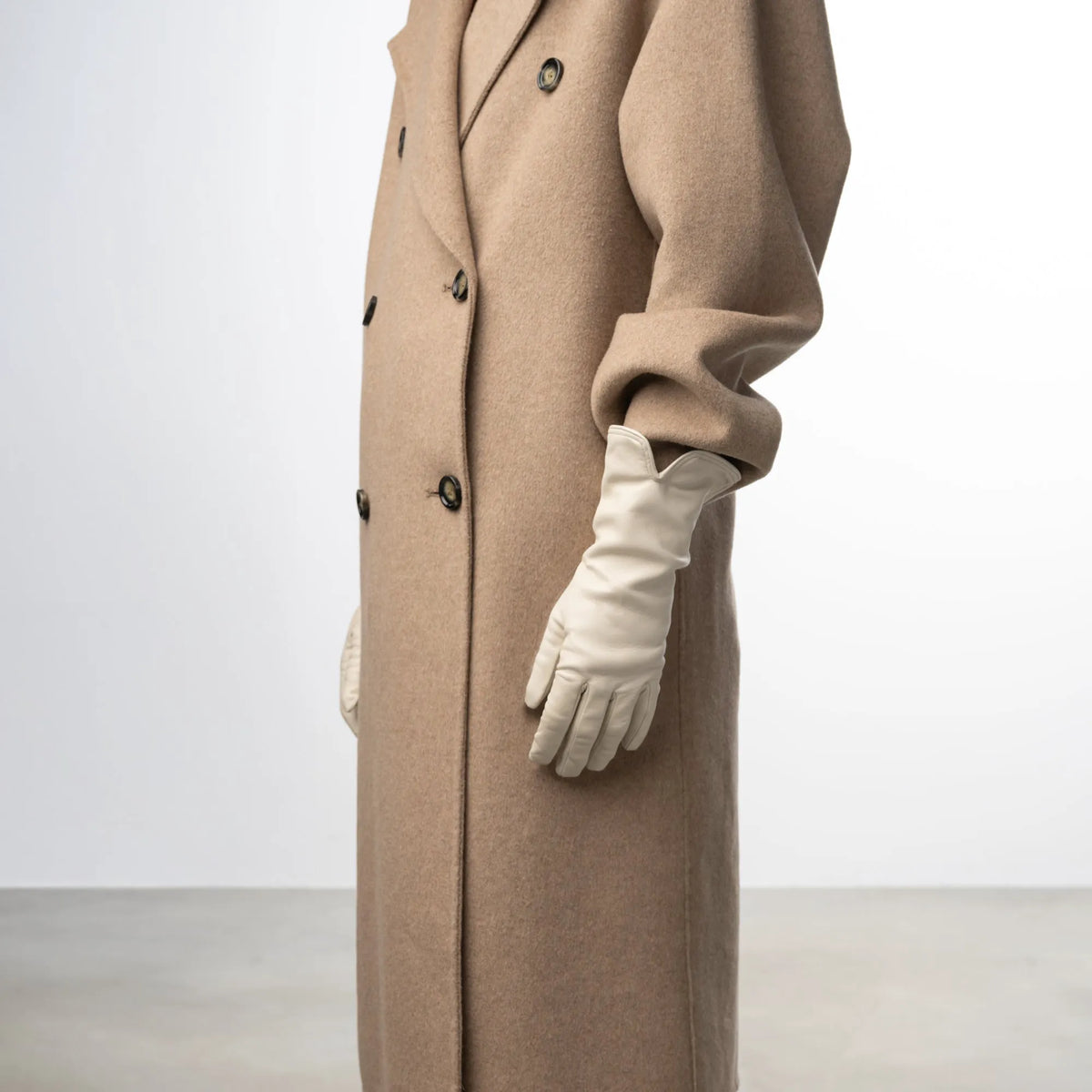 Honoré Sylvie cream goatskin leather gloves
