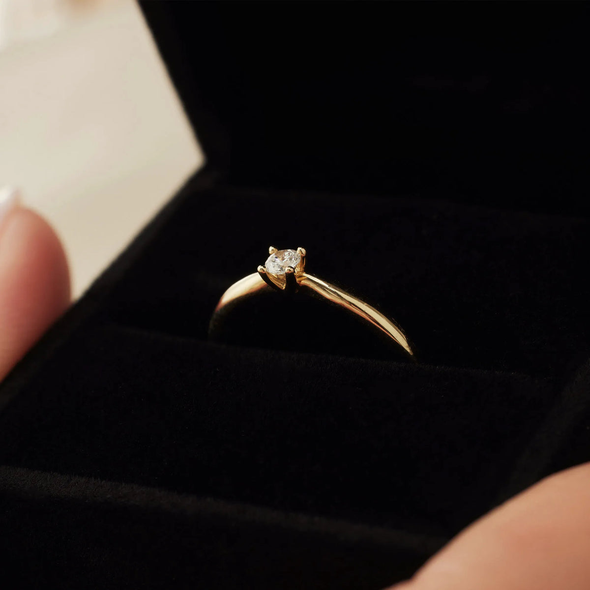 De la Paix Christine 14 karat gold ring with diamond 0.10 carat