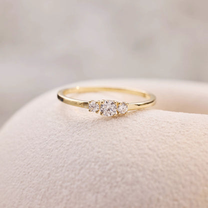 Rivoli Esmée 14 karat gold ring with zirconia stones