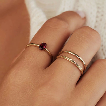 Rivoli Laura 14 karat gold ring with diamond cut