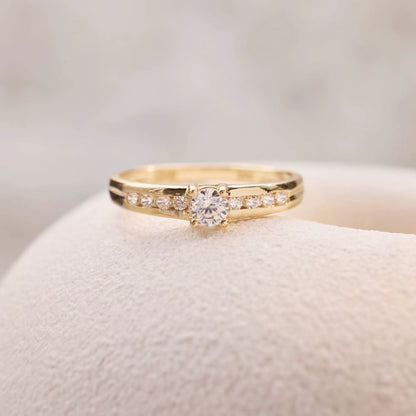 Le Marais Estée 14 karat gold ring with zirconia stones