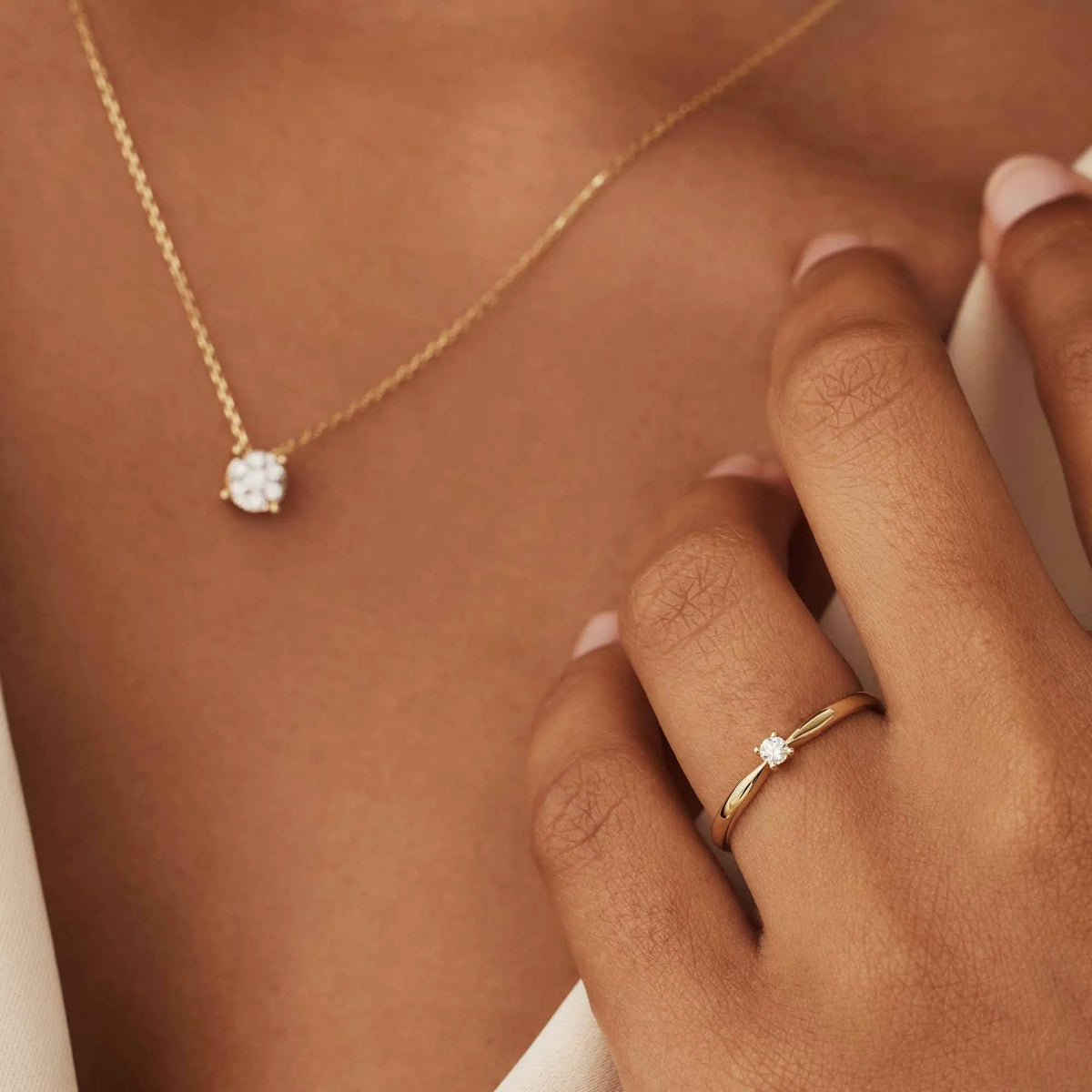 De la Paix Céline 14 karat gold ring with diamond 0.05 carat