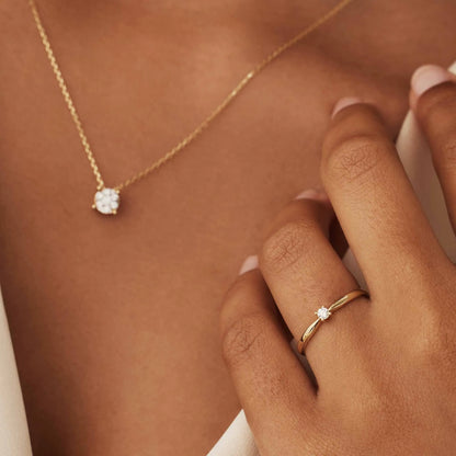 De la Paix Céline 14 karat gold ring with diamond 0.05 carat