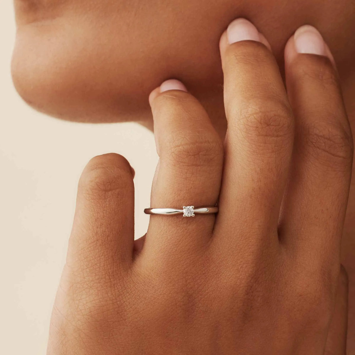 De la Paix Christine 14 karat white gold ring with diamond 0.10 carat