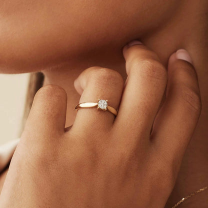 De la Paix Hanaé 14 karat gold ring with diamond 0.08 carat